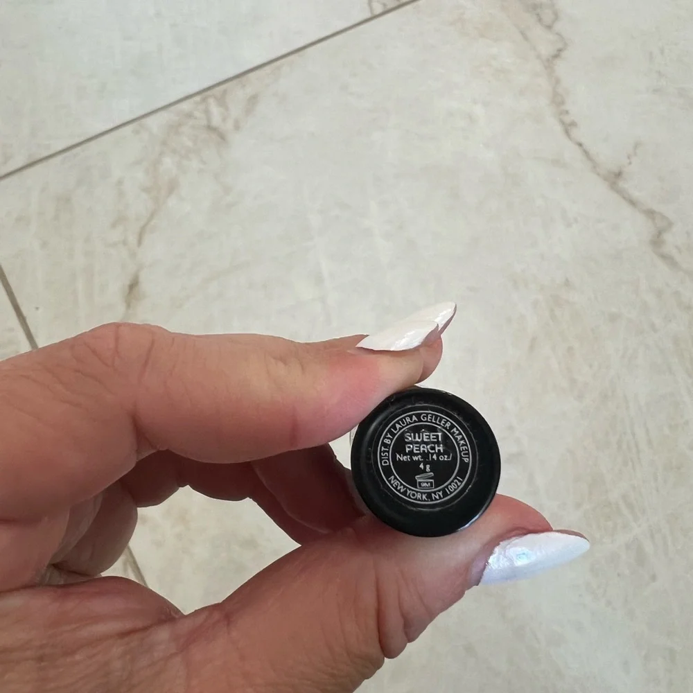 Laura Geller Sweet Peach Lipstick